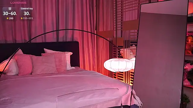 LunaNight online show from 01.13.26