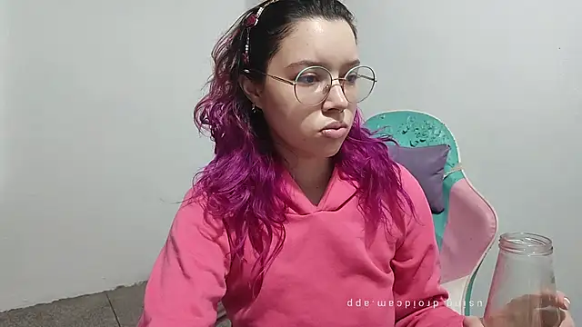 Snapshot of WandaDoll chatting on 12.15.25 WandaDoll online show from 12.15.25