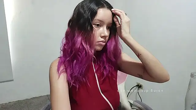 Snapshot of WandaDoll chatting on 12.17.25 WandaDoll online show from 12.17.25