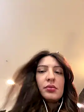 Snapshot of BabeRainbow chatting on 09.21.25 BabeRainbow online show from 09.21.25