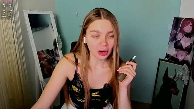 Molly sweetie online show from 01.06.25