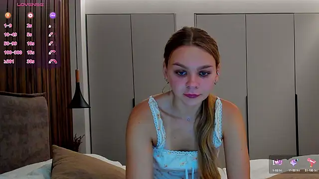 Molly sweetie online show from 09.29.25