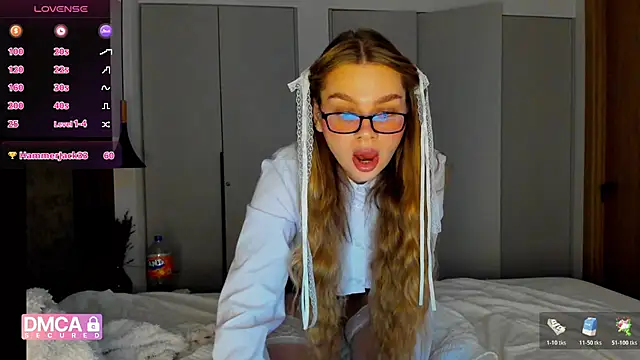 Snapshot of Molly_sweetie chatting on 01.18.26 Molly sweetie online show from 01.18.26