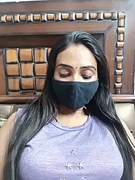 Snapshot of Yours-Bebo chatting on 06.18.26 Yours-Bebo online show from 06.18.26
