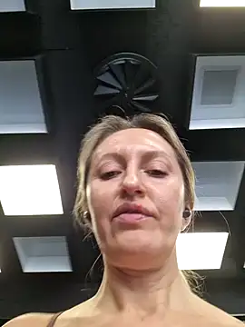 Snapshot of Miss____Mia_ chatting on 01.26.25 Miss Mia online show from 01.26.25