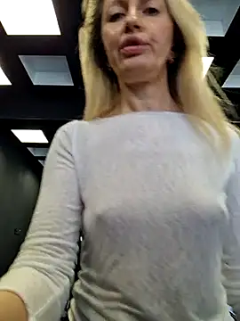 Snapshot of Miss____Mia_ chatting on 03.01.25 Miss Mia online show from 03.01.25