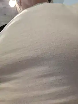 Miss    Mia  online show from 11.21.25