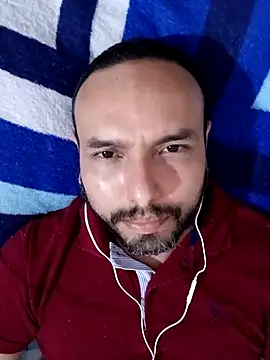 Snapshot of ElSunEagle chatting on 12.12.24 ElSunEagle online show from 12.12.24