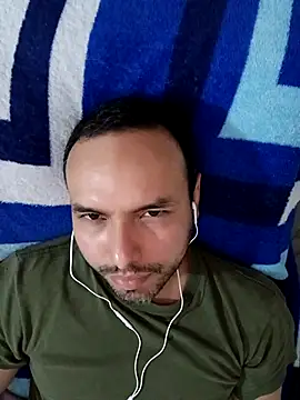 Snapshot of ElSunEagle chatting on 12.26.24 ElSunEagle online show from 12.26.24