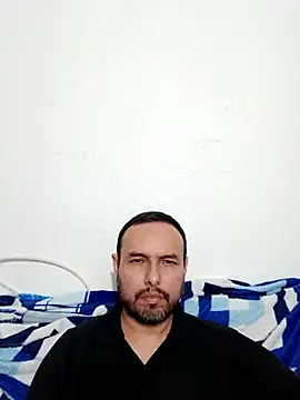 Snapshot of ElSunEagle chatting on 10.05.25 ElSunEagle online show from 10.05.25