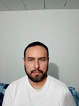 Snapshot of ElSunEagle chatting on 10.12.25 ElSunEagle online show from 10.12.25