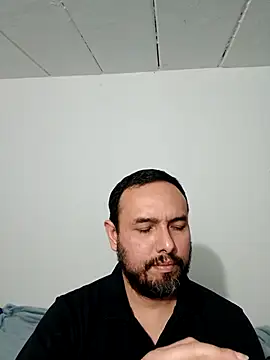 Snapshot of ElSunEagle chatting on 10.22.25 ElSunEagle online show from 10.22.25