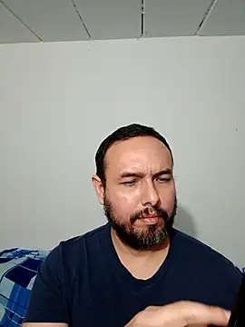 Snapshot of ElSunEagle chatting on 10.26.25 ElSunEagle online show from 10.26.25