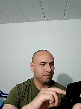 Snapshot of ElSunEagle chatting on 11.05.25 ElSunEagle online show from 11.05.25