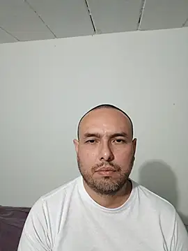 Snapshot of ElSunEagle chatting on 11.12.25 ElSunEagle online show from 11.12.25