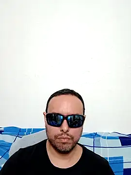 Snapshot of ElSunEagle chatting on 04.18.26 ElSunEagle online show from 04.18.26