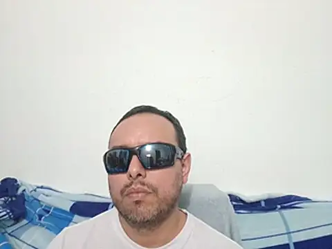 Snapshot of ElSunEagle chatting on 04.19.26 ElSunEagle online show from 04.19.26
