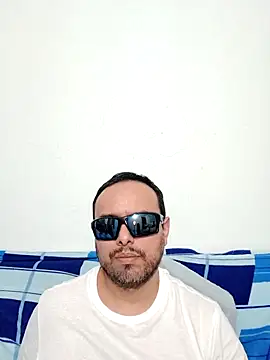 Snapshot of ElSunEagle chatting on 04.23.26 ElSunEagle online show from 04.23.26