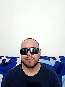 Snapshot of ElSunEagle chatting on 05.24.26 ElSunEagle online show from 05.24.26