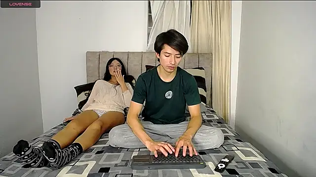 Pinkandyellowpokemon online show from 12.12.24