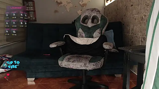 Snapshot of rogert_xx chatting on 09.23.25 rogert xx online show from 09.23.25