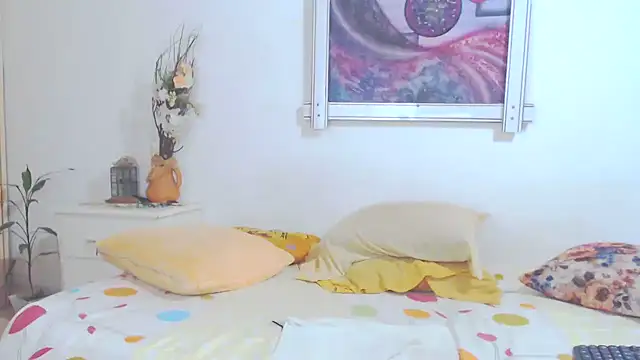 Snapshot of SoniaGresson chatting on 10.26.25 SoniaGresson online show from 10.26.25