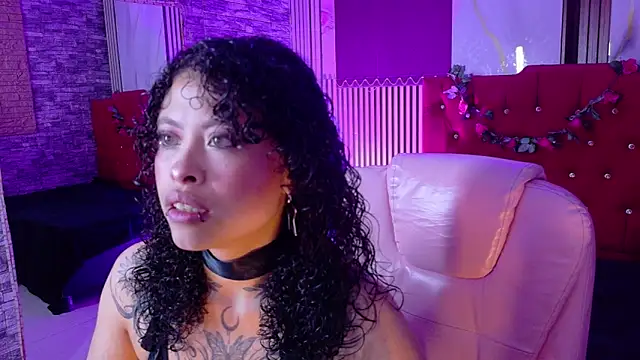 miahernadez303av online show from 05.22.26
