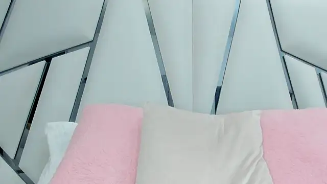  aurora18  online show from 01.28.25