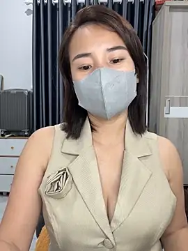 Snapshot of AnNa-99 chatting on 11.10.25 AnNa-99 online show from 11.10.25