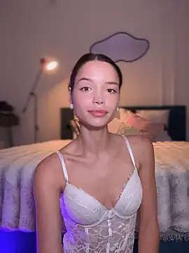 wow Mia online show from 10.28.25