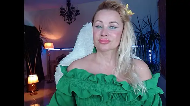 eyesangel22 online show from 12.28.24