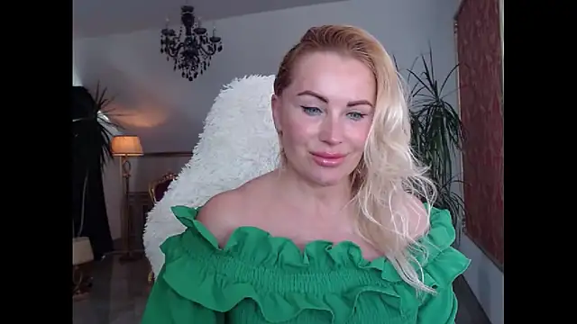 eyesangel22 online show from 12.30.24