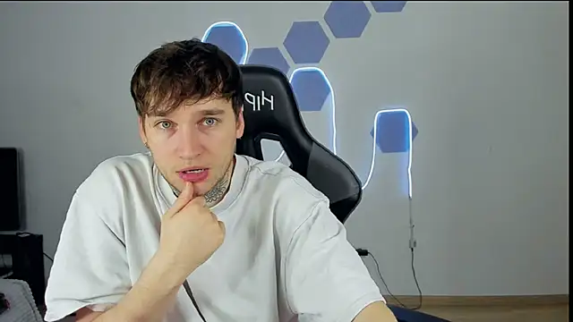 Chris Tyson online show from 12.03.24