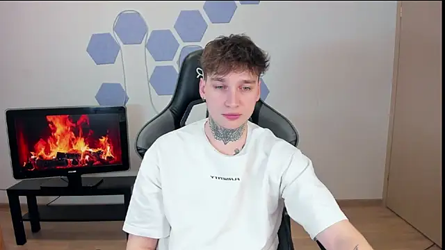 Chris Tyson online show from 01.04.25