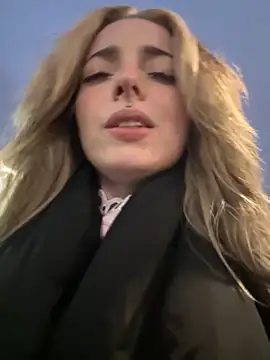 LoraaDoll online show from 10.29.25