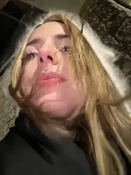 LoraaDoll online show from 11.24.25