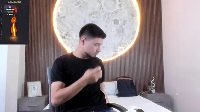 EdwardRoss  online show from 12.17.25