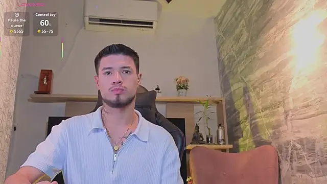 Snapshot of EdwardRoss_ chatting on 06.19.26 EdwardRoss online show from 06.19.26