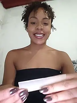 Julia Pretinha online show from 05.10.26