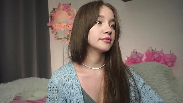 Snapshot of AmiLewis chatting on 10.21.25 AmiLewis online show from 10.21.25