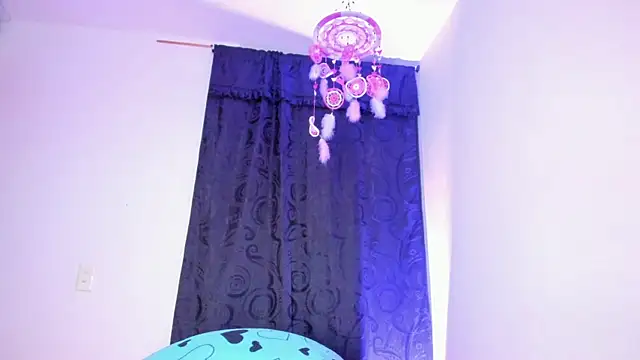 AmyStevenss online show from 11.20.25