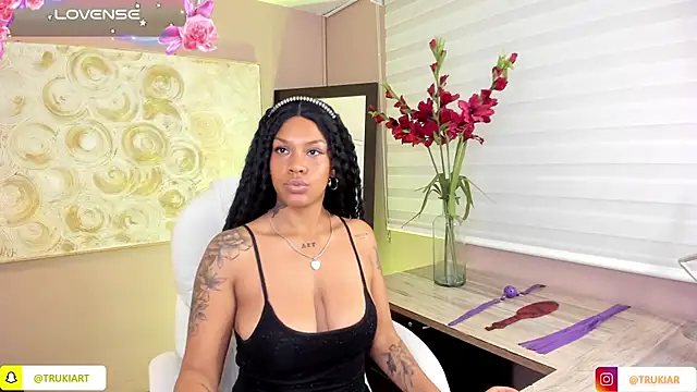 Snapshot of haiiley_more chatting on 12.04.24 haiiley more online show from 12.04.24