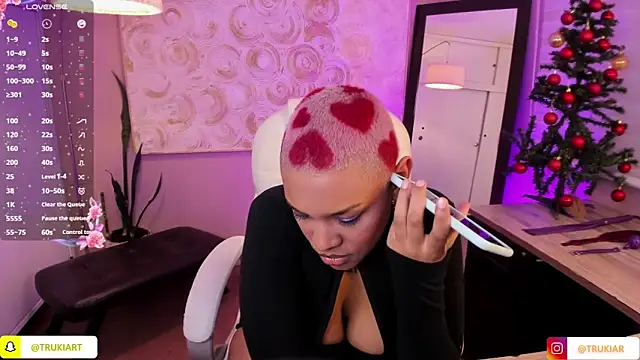 Snapshot of haiiley_more chatting on 12.31.24 haiiley more online show from 12.31.24