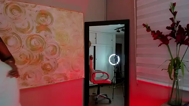 Snapshot of haiiley_more chatting on 02.04.25 haiiley more online show from 02.04.25