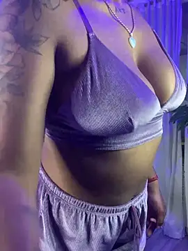 Snapshot of haiiley_more chatting on 02.08.25 haiiley more online show from 02.08.25