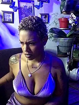 Snapshot of haiiley_more chatting on 10.25.25 haiiley more online show from 10.25.25