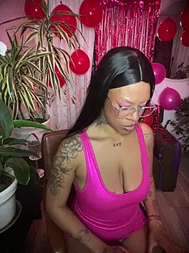 Snapshot of haiiley_more chatting on 02.14.26 haiiley more online show from 02.14.26