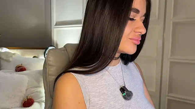 UrLillShy online show from 10.25.25