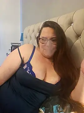 Snapshot of Sexy_Binxy chatting on 05.05.26 Sexy Binxy online show from 05.05.26