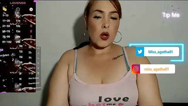 Snapshot of Miss_Agatha chatting on 02.11.25 Miss Agatha online show from 02.11.25